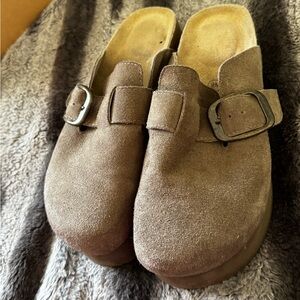 Cushinaire platform Clogs🤎